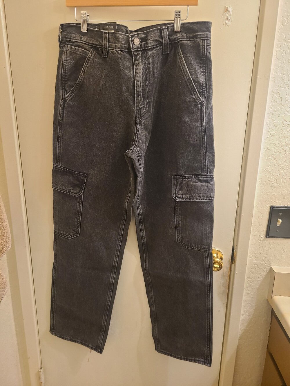 LEVI'S 568 MENS LOOSE STRAIGHT FIT CARGO JEANS NWT